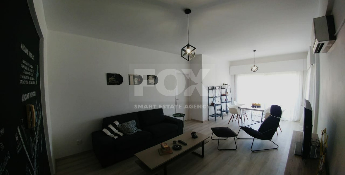 RENT: FURNISHED 2 BEDROOM APARTMENT ON GATED COMPLEX OPPOSITE THE SEA AND WALKING DISTANCE TO ALL AMENITIES.