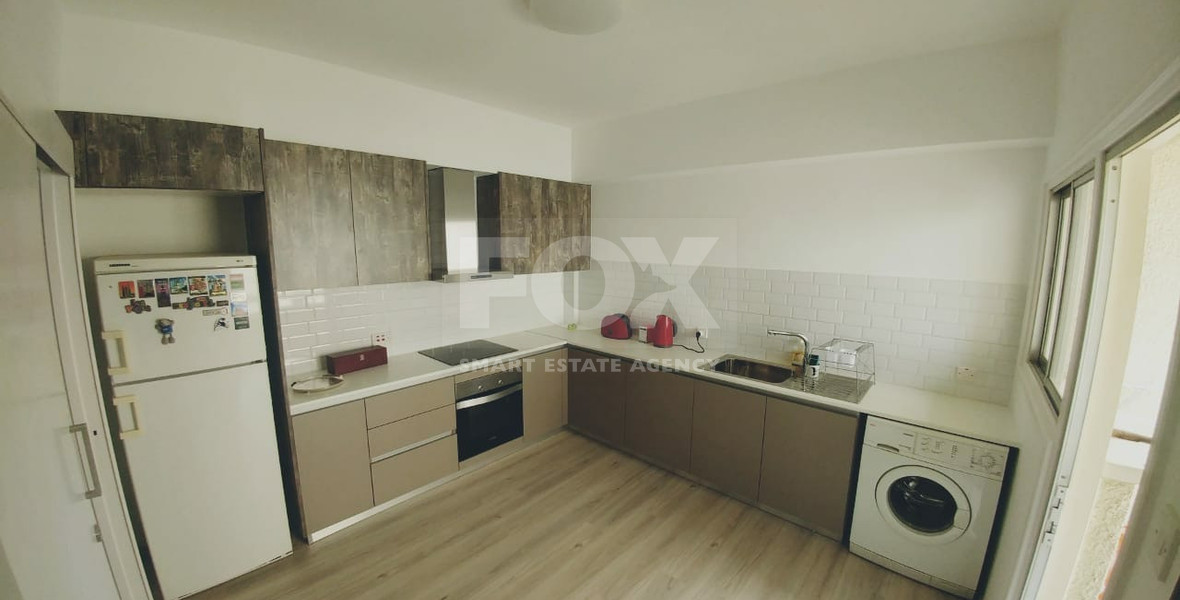 RENT: FURNISHED 2 BEDROOM APARTMENT ON GATED COMPLEX OPPOSITE THE SEA AND WALKING DISTANCE TO ALL AMENITIES.