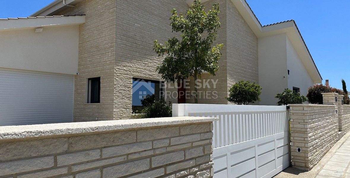 DETACHED FOUR BEDROOM VILLA WITH OFFICE/FIFTH BEDROOM, SEPARATE GUEST HOUSE, SEPARATE MAIDS QUARTER, CHILDRENS PLAYGROUND.
