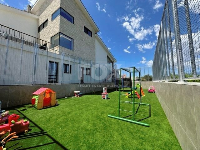 DETACHED FOUR BEDROOM VILLA WITH OFFICE/FIFTH BEDROOM, SEPARATE GUEST HOUSE, SEPARATE MAIDS QUARTER, CHILDRENS PLAYGROUND.
