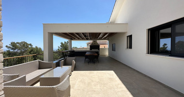 DETACHED FOUR BEDROOM VILLA WITH OFFICE/FIFTH BEDROOM, SEPARATE GUEST HOUSE, SEPARATE MAIDS QUARTER, CHILDRENS PLAYGROUND.
