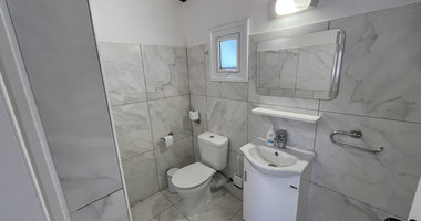 Fully Furnished 1-Bed Apartment with Roof Garden in Kapsalos
