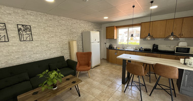 Fully Furnished 1-Bed Apartment with Roof Garden in Kapsalos