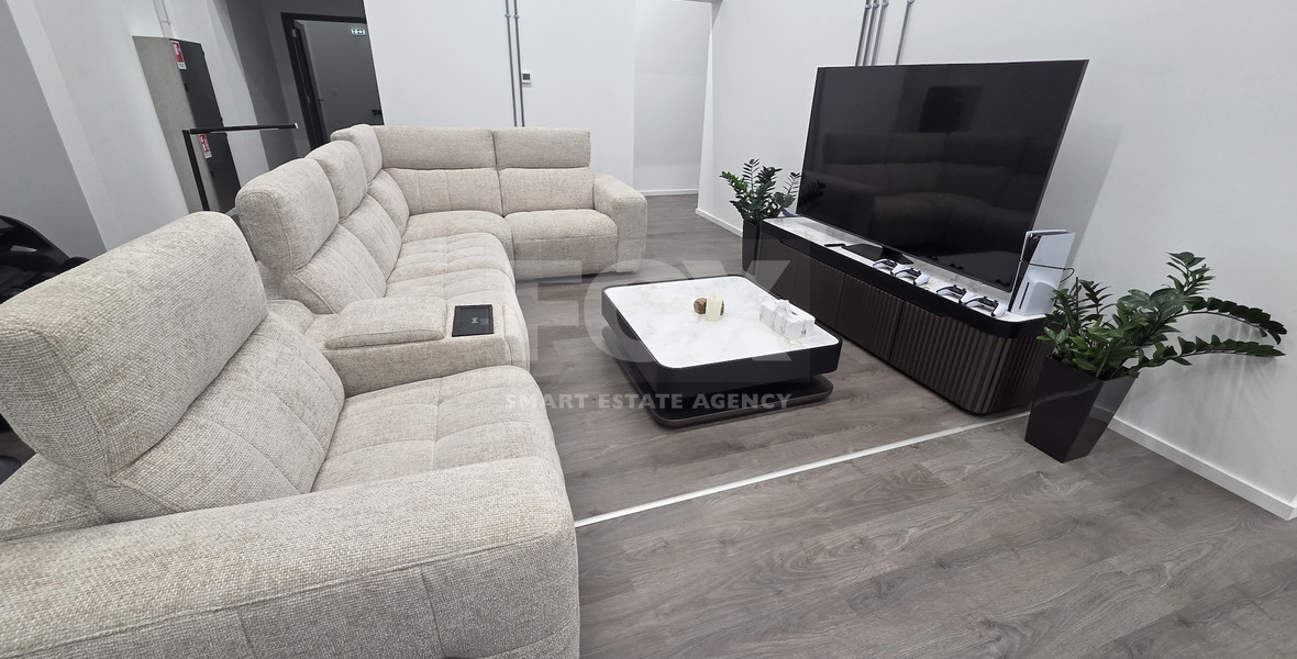 Offices 824m² Open-Plan and closed offices | Main Road Agios Nikolaos, Limassol
