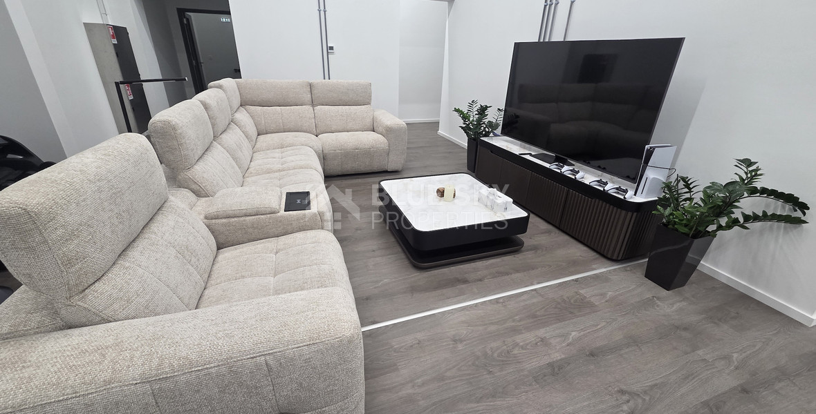 Offices 824m² Open-Plan and closed offices | Main Road Agios Nikolaos, Limassol