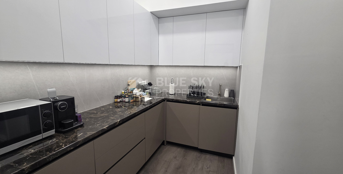 Offices 824m² Open-Plan and closed offices | Main Road Agios Nikolaos, Limassol
