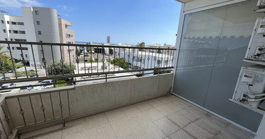 Spacious 3 Bedroom Apartment for Rent in Central Mesa Geitonia