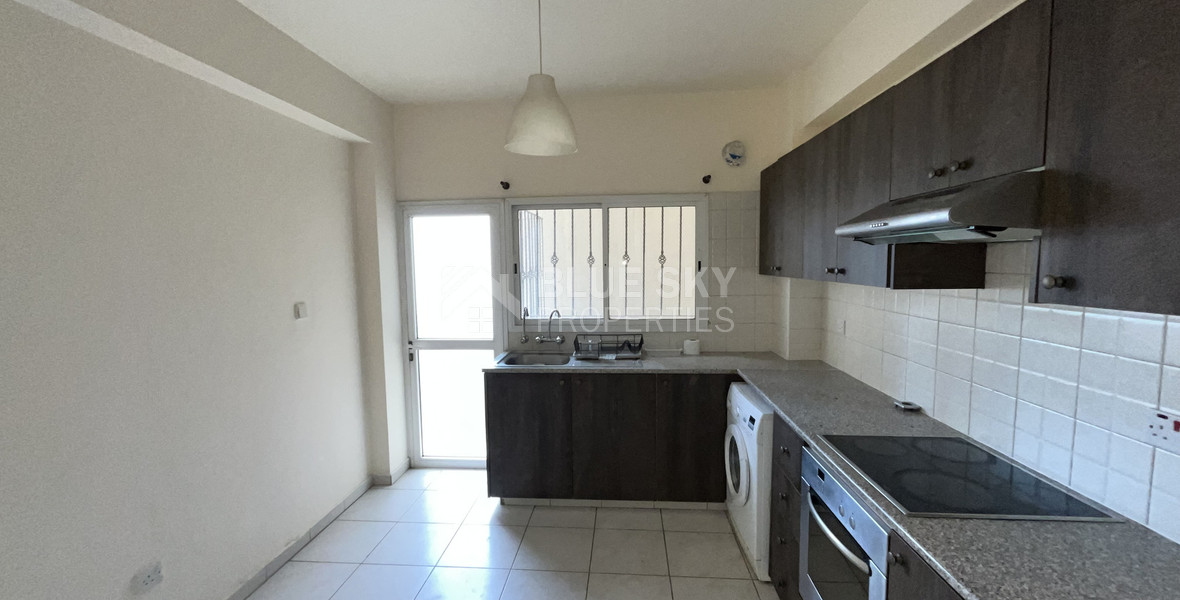 Spacious 3 Bedroom Apartment for Rent in Central Mesa Geitonia