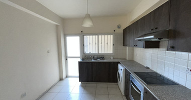 Spacious 3 Bedroom Apartment for Rent in Central Mesa Geitonia