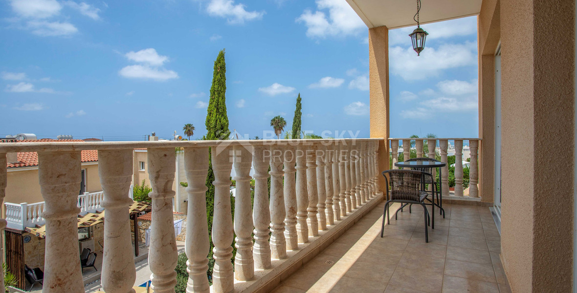 Seaview Furnished two bedroom Apartment in Kissonerga for rent