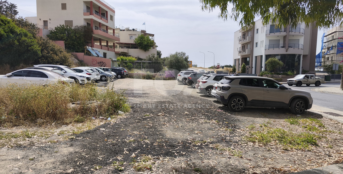 Large Mixed Use Corner Building Plot for Sale in Agios Athanasios