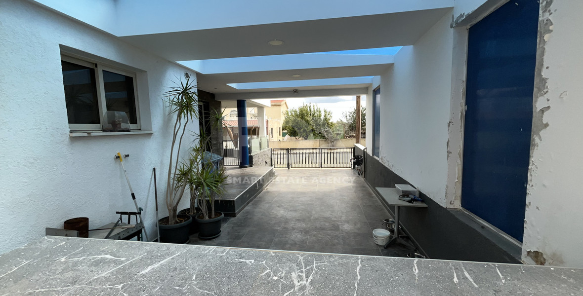 Beautiful Four Bedroom House for Sale with Large Yard in Kato Polemidia