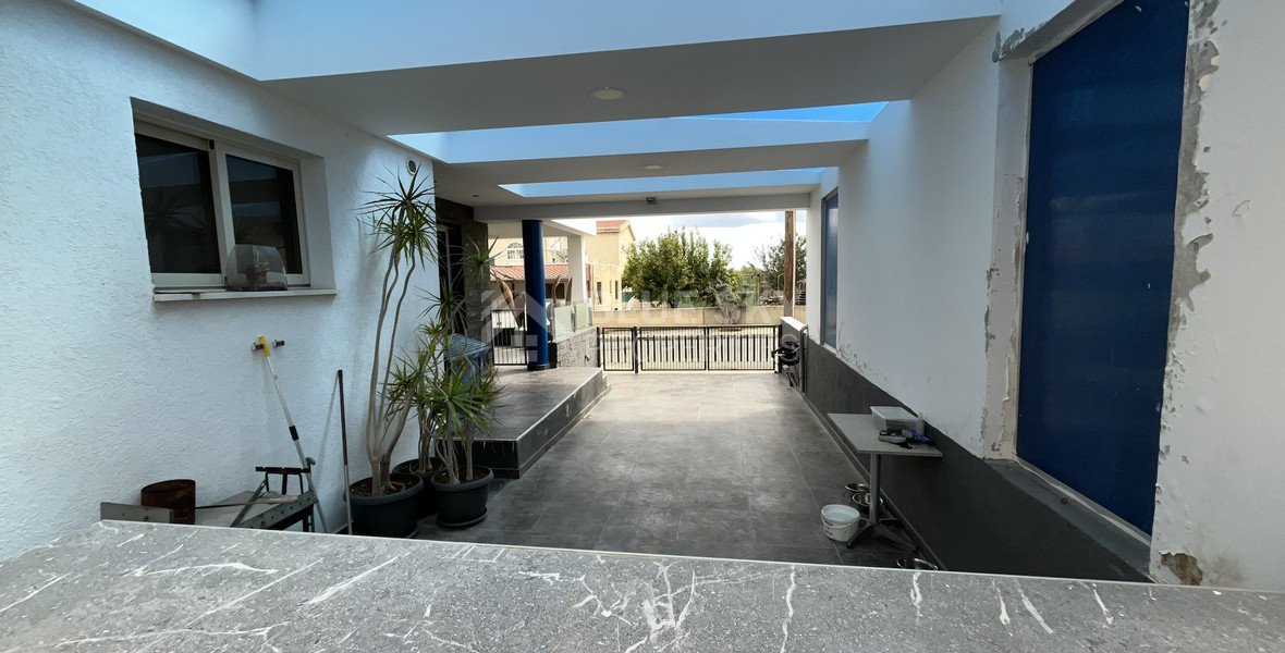 Beautiful Four Bedroom House for Sale with Large Yard in Kato Polemidia