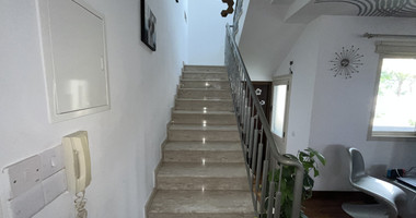 Beautiful Four Bedroom House for Sale with Large Yard in Kato Polemidia