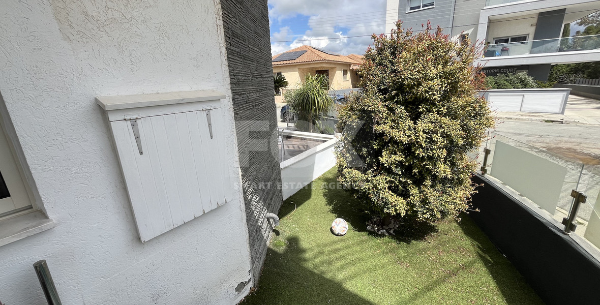 Beautiful Four Bedroom House for Sale with Large Yard in Kato Polemidia