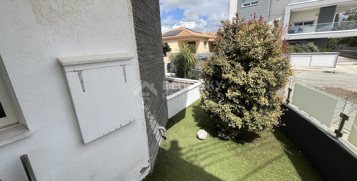 Beautiful Four Bedroom House for Sale with Large Yard in Kato Polemidia