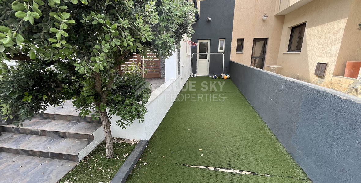 Beautiful Four Bedroom House for Sale with Large Yard in Kato Polemidia