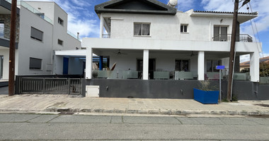 Beautiful Four Bedroom House for Sale with Large Yard in Kato Polemidia