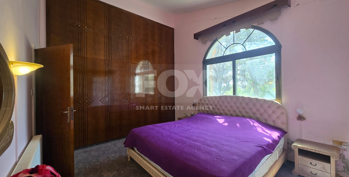 Exquisite Estate with 3,000m² of Land, Guest House & Mountain Views: A Hidden Oasis with Exceptional Potential