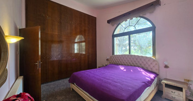 Exquisite Estate with 3,000m² of Land, Guest House & Mountain Views: A Hidden Oasis with Exceptional Potential