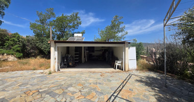 Exquisite Estate with 3,000m² of Land, Guest House & Mountain Views: A Hidden Oasis with Exceptional Potential