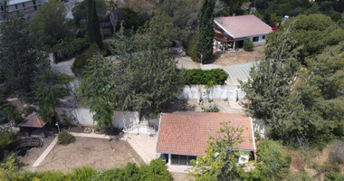 Exquisite Estate with 3,000m² of Land, Guest House & Mountain Views: A Hidden Oasis with Exceptional Potential