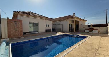 sale: Resale 3 bedroom Bungalow in excellent condition with swimming pool in the sought after location of Erimi.