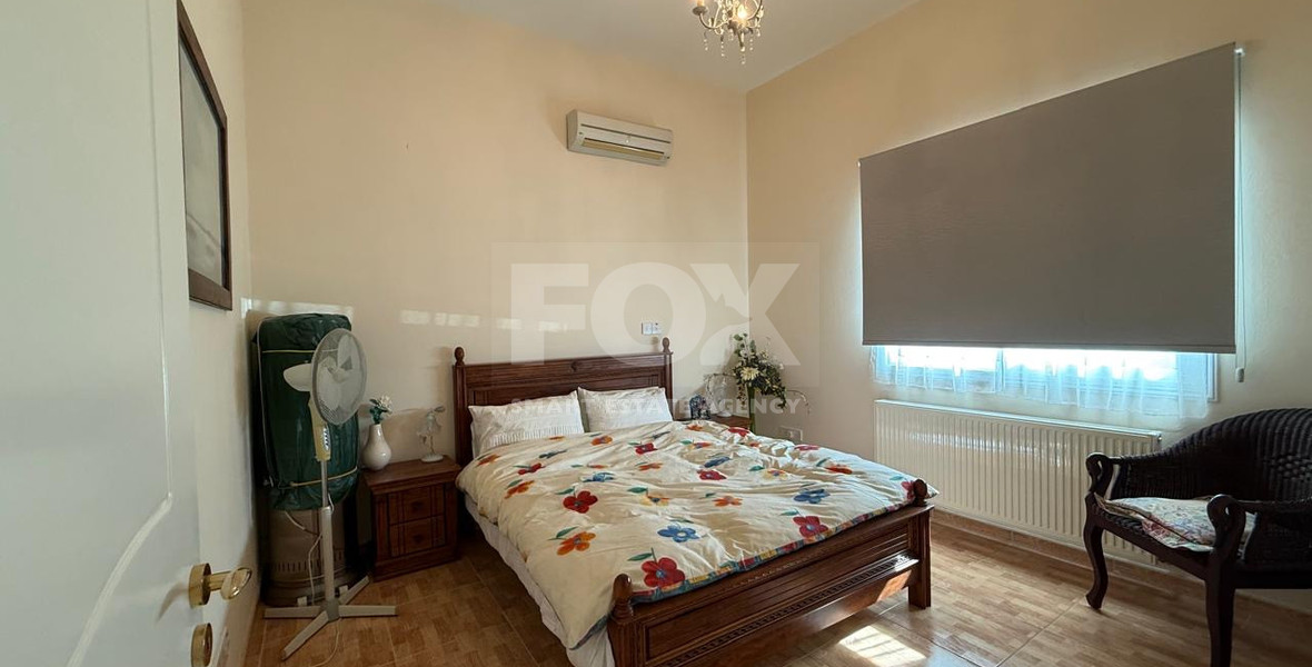 sale: Resale 3 bedroom Bungalow in excellent condition with swimming pool in the sought after location of Erimi.