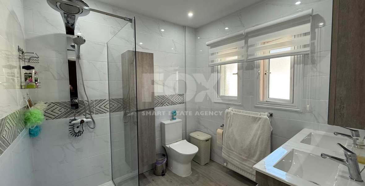 sale: Resale 3 bedroom Bungalow in excellent condition with swimming pool in the sought after location of Erimi.