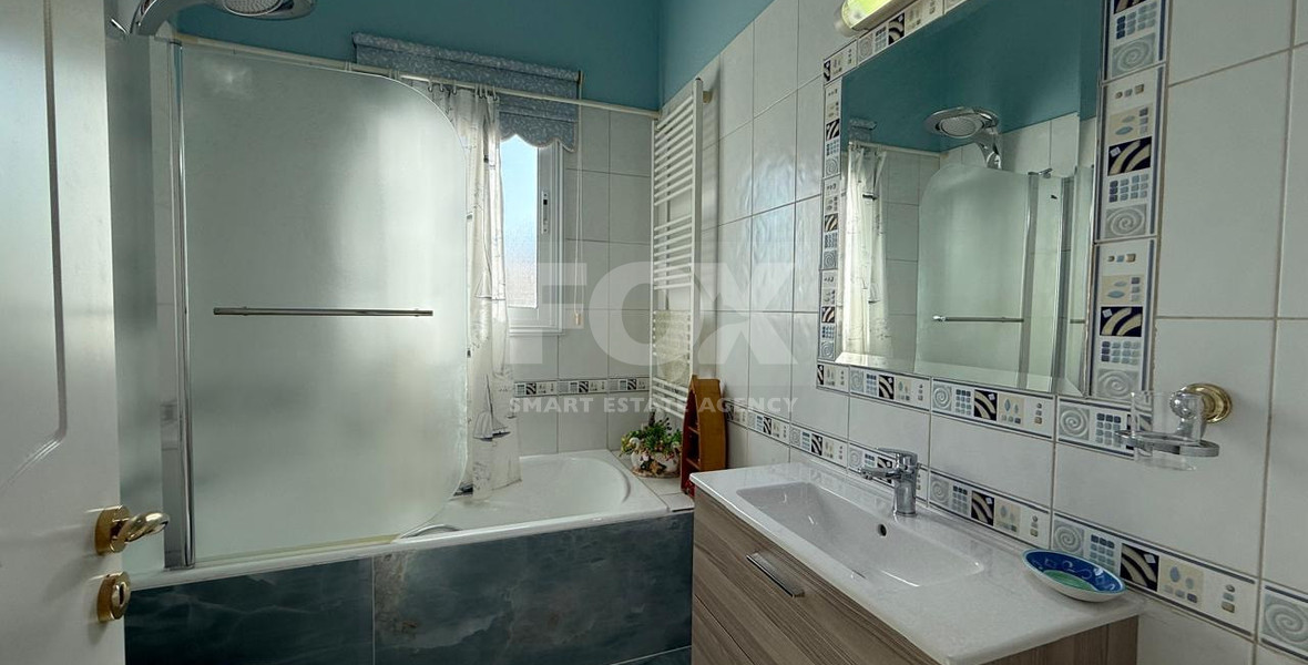 sale: Resale 3 bedroom Bungalow in excellent condition with swimming pool in the sought after location of Erimi.