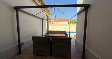 sale: Resale 3 bedroom Bungalow in excellent condition with swimming pool in the sought after location of Erimi.