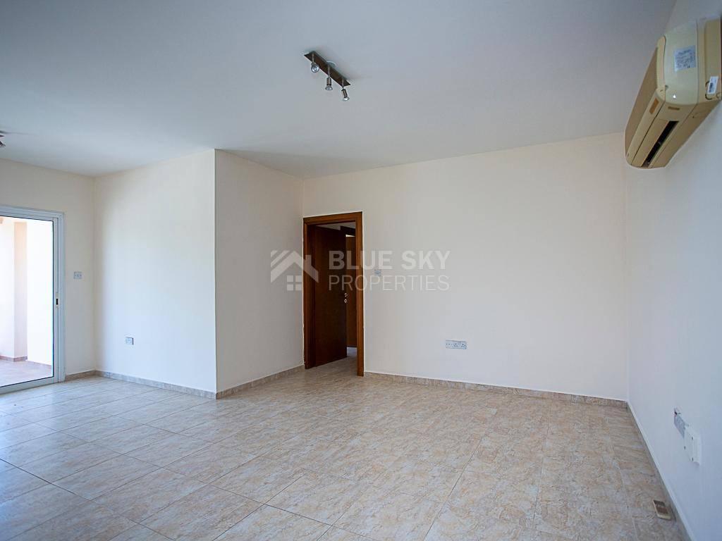 Chloraka Paphos , Two-Bedroom Apartment with Communal Pool & Title Deed for sale