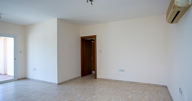 Chloraka Paphos , Two-Bedroom Apartment with Communal Pool & Title Deed for sale