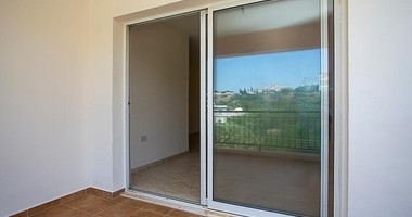Chloraka Paphos , Two-Bedroom Apartment with Communal Pool & Title Deed for sale