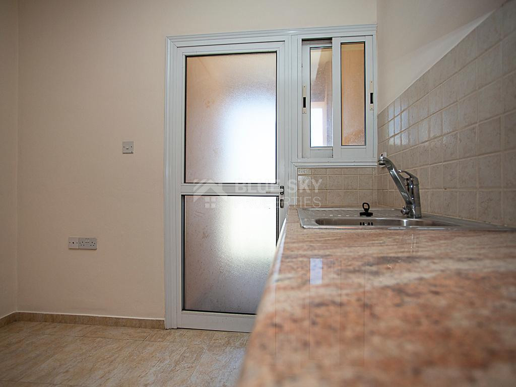 Chloraka Paphos , Two-Bedroom Apartment with Communal Pool & Title Deed for sale