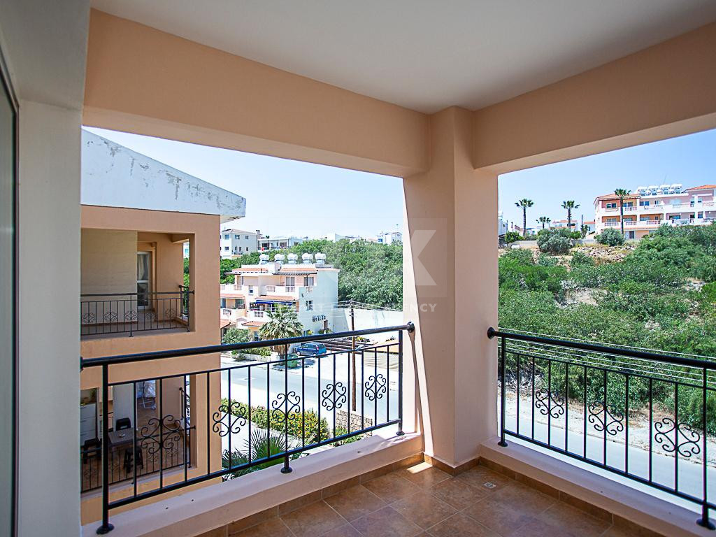 Chloraka Paphos , Two-Bedroom Apartment with Communal Pool & Title Deed for sale