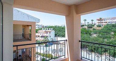 Chloraka Paphos , Two-Bedroom Apartment with Communal Pool & Title Deed for sale