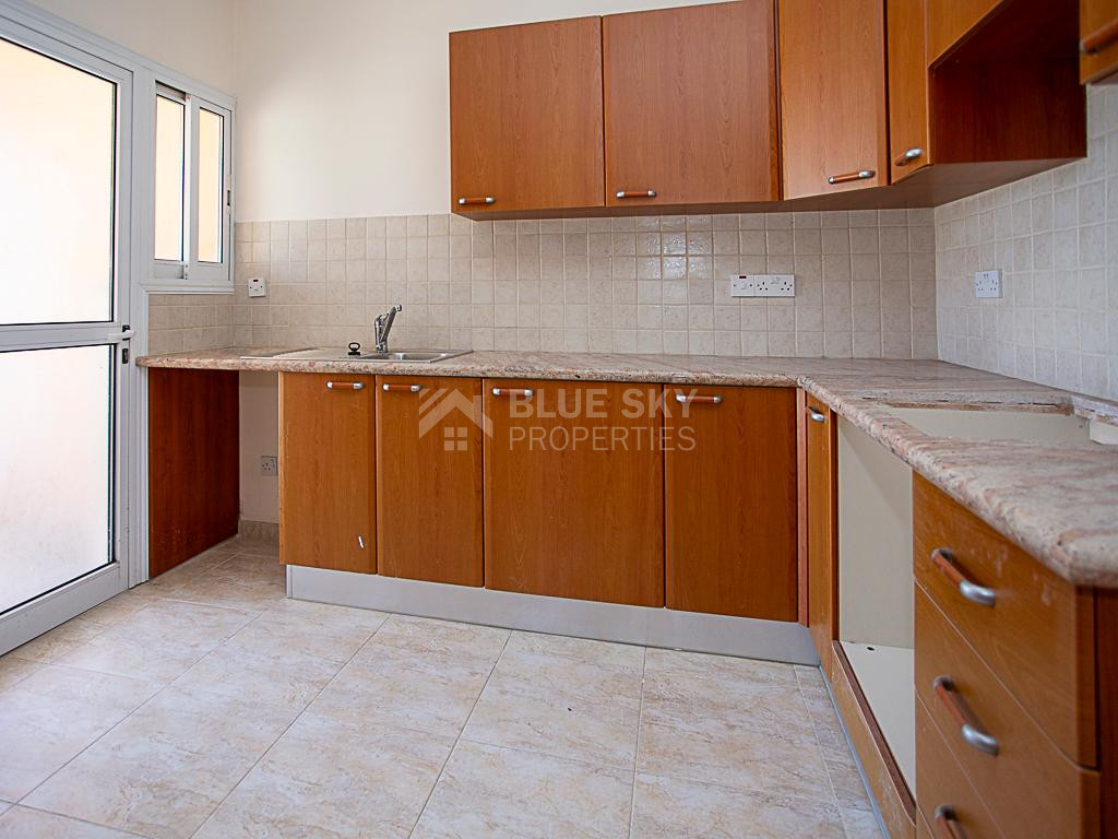 Chloraka Paphos , Two-Bedroom Apartment with Communal Pool & Title Deed for sale