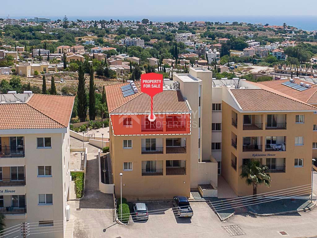 Chloraka Paphos , Two-Bedroom Apartment with Communal Pool & Title Deed for sale