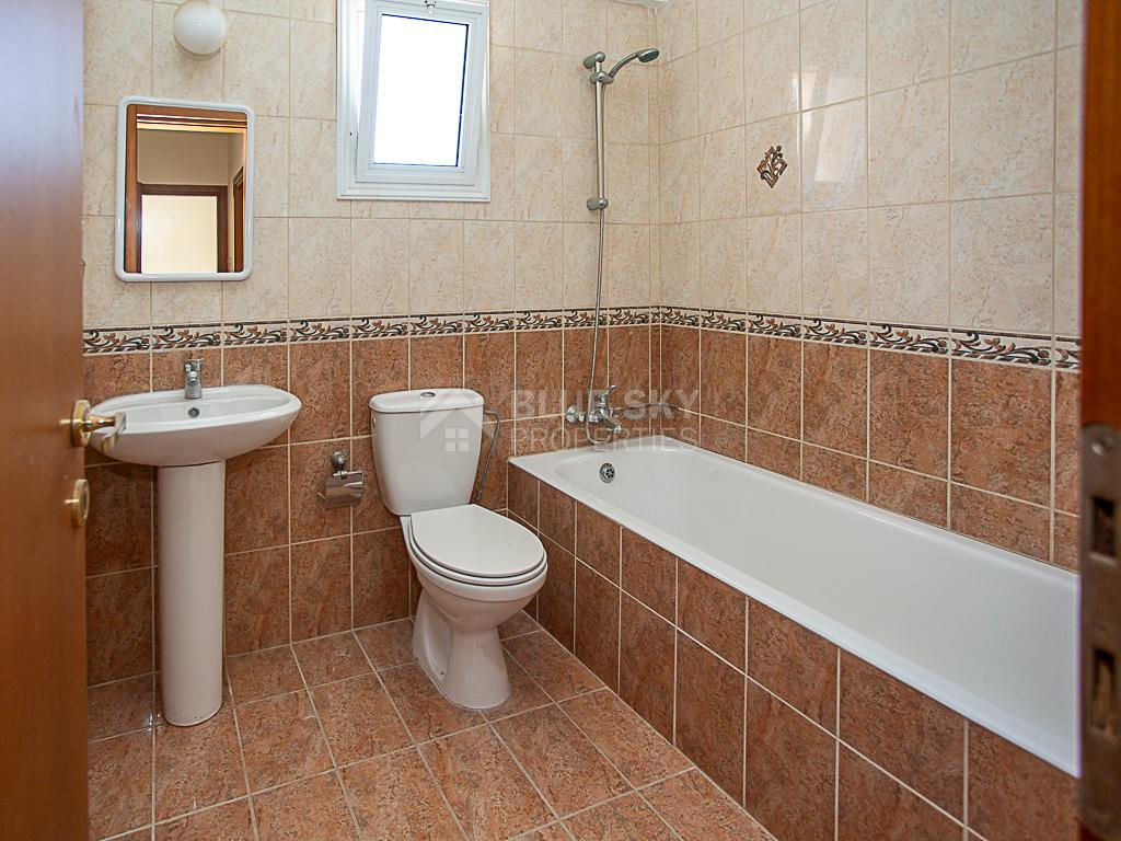 Chloraka Paphos , Two-Bedroom Apartment with Communal Pool & Title Deed for sale
