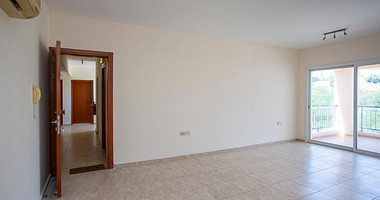 Chloraka Paphos , Two-Bedroom Apartment with Communal Pool & Title Deed for sale