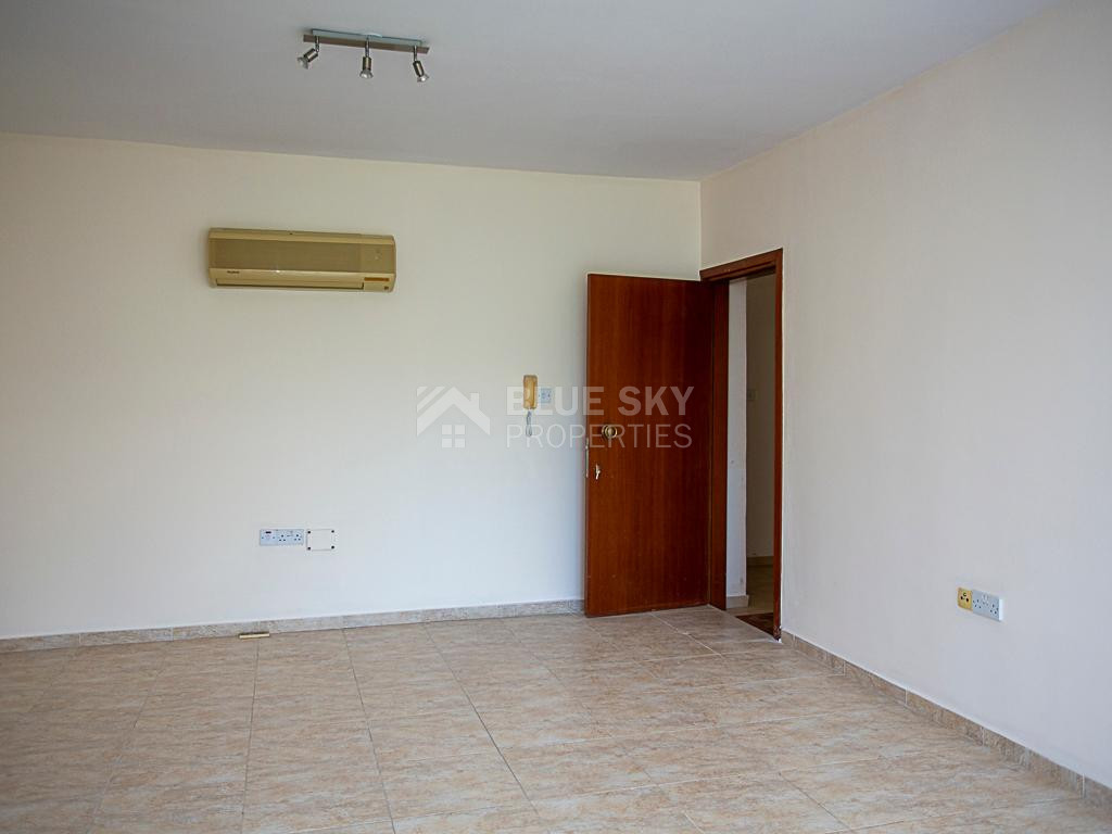 Chloraka Paphos , Two-Bedroom Apartment with Communal Pool & Title Deed for sale