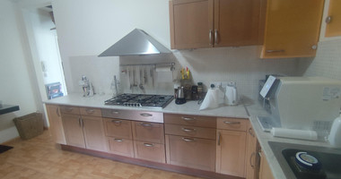 Prime Business Opportunity in Mesa Geitonia – Fully Equipped & Licensed