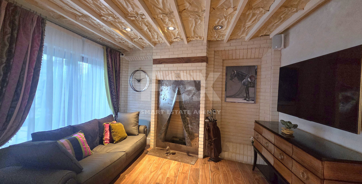 Prime Beachfront Lifestyle Opportunity / For Sale Four-Bedroom Maisonette Only 30 Meters from the Sea, Germasogeia tourist area, Limassol