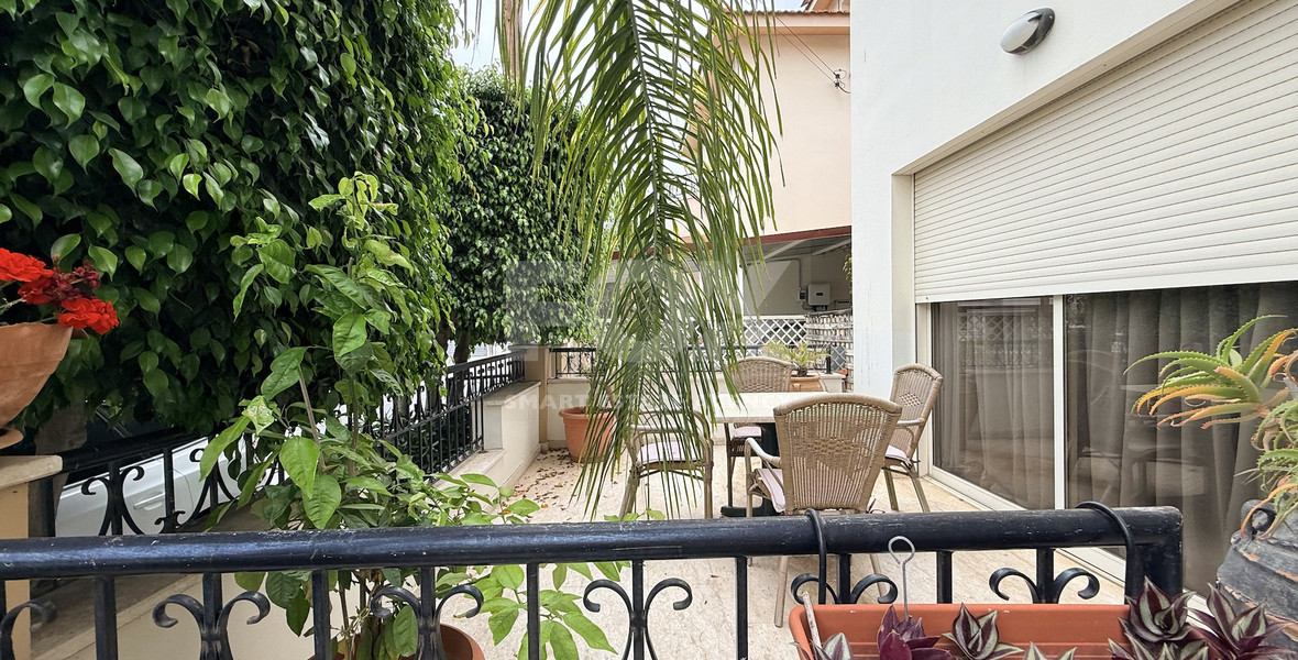 SALE: DETACHED  FOUR BEDROOM HOUSE WITH 2 BEDROOM EN SUITE  NEAR SUPERHOME MESA GEITONIA IN VERY GOOD CONDITION NO VAT.