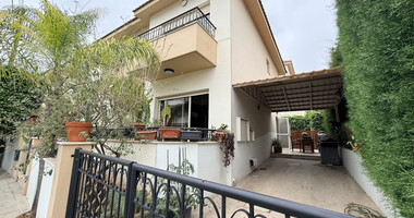 SALE: DETACHED  FOUR BEDROOM HOUSE WITH 2 BEDROOM EN SUITE  NEAR SUPERHOME MESA GEITONIA IN VERY GOOD CONDITION NO VAT.