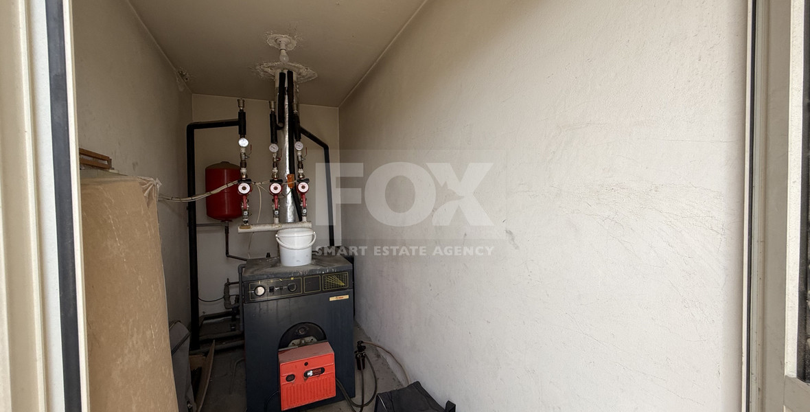 SALE: DETACHED  FOUR BEDROOM HOUSE WITH 2 BEDROOM EN SUITE  NEAR SUPERHOME MESA GEITONIA IN VERY GOOD CONDITION NO VAT.
