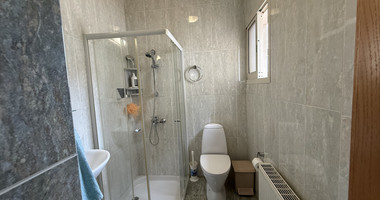SALE: DETACHED  FOUR BEDROOM HOUSE WITH 2 BEDROOM EN SUITE  NEAR SUPERHOME MESA GEITONIA IN VERY GOOD CONDITION NO VAT.