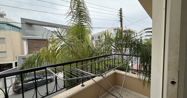 SALE: DETACHED  FOUR BEDROOM HOUSE WITH 2 BEDROOM EN SUITE  NEAR SUPERHOME MESA GEITONIA IN VERY GOOD CONDITION NO VAT.