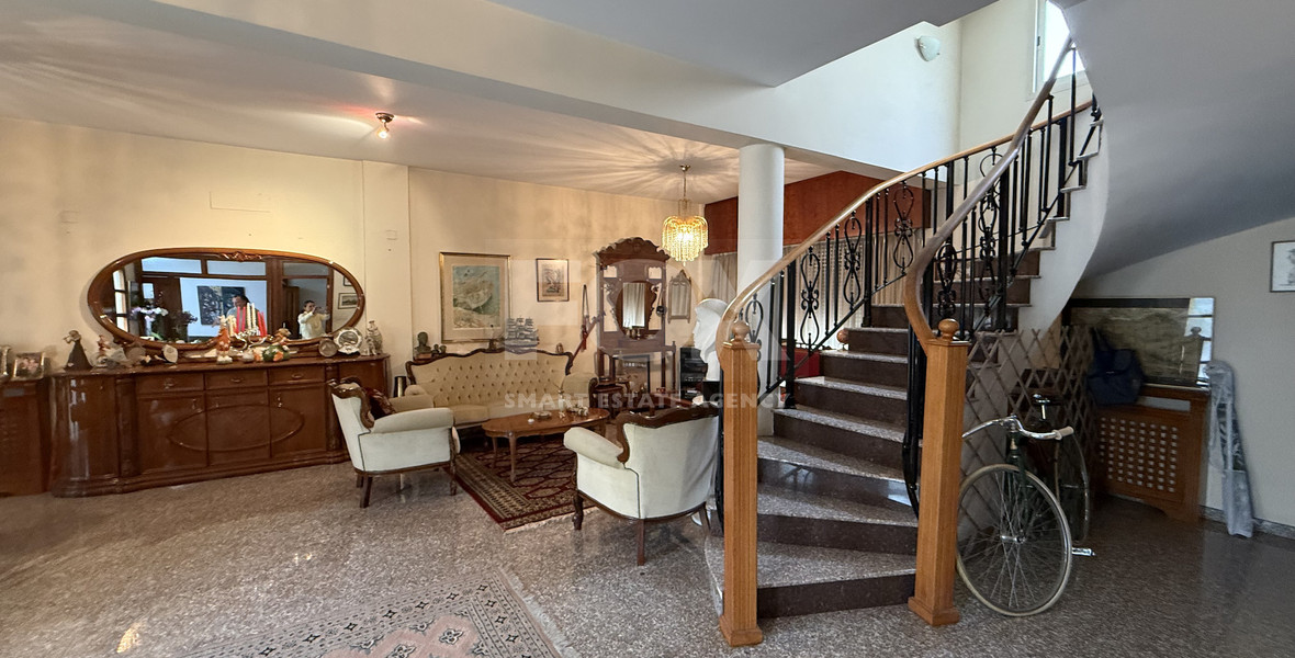 SALE: DETACHED  FOUR BEDROOM HOUSE WITH 2 BEDROOM EN SUITE  NEAR SUPERHOME MESA GEITONIA IN VERY GOOD CONDITION NO VAT.